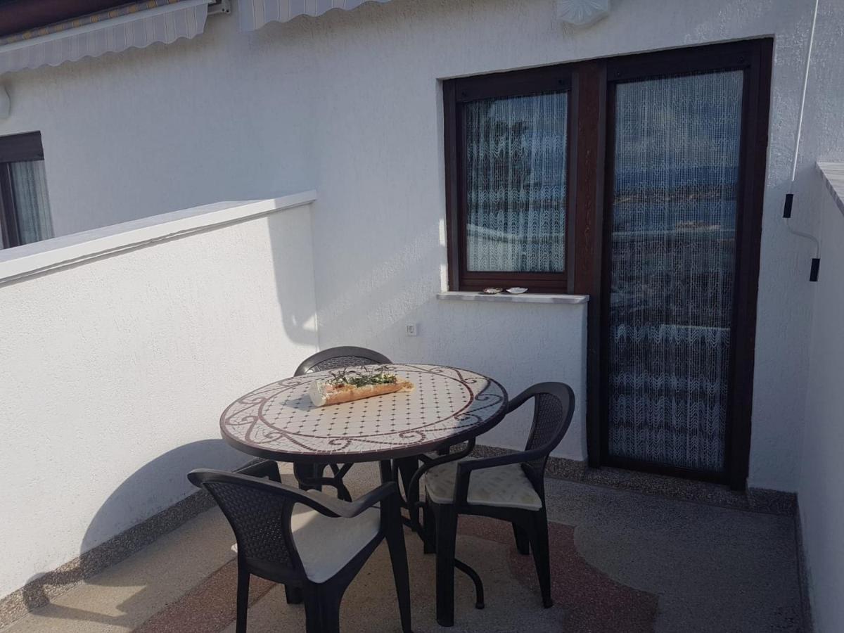 Apartments Marija Nada Malinska Zewnętrze zdjęcie